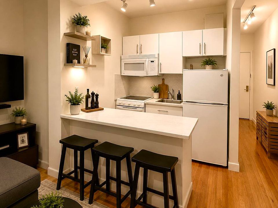 1st image of 227 E 50th St APT 3