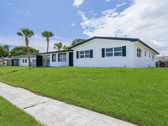 3rd image of 375 Manly Avenue