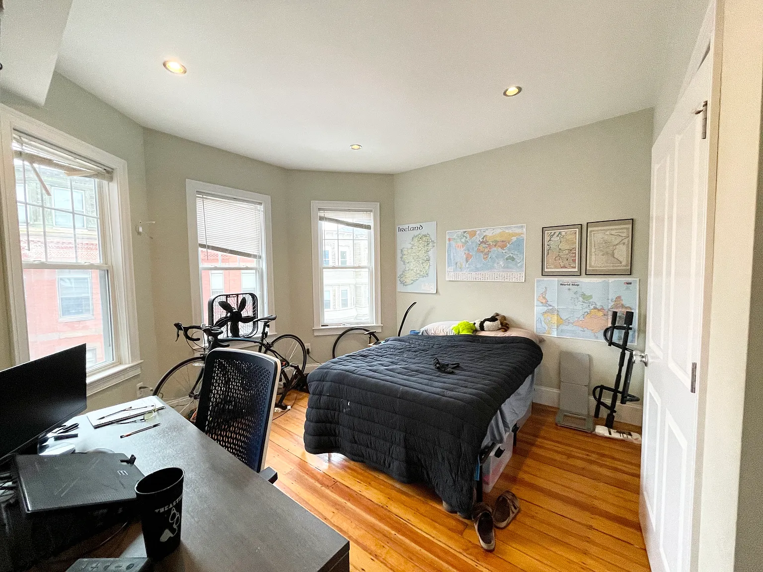 5 bed, 1200 sqft, $1,300 — Photo 3