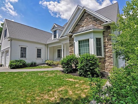 2nd image of 136 Plantation Cir
