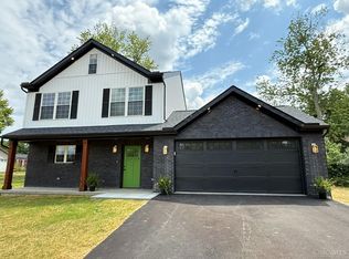 3664 Lewis Rd, Amelia, OH 45102