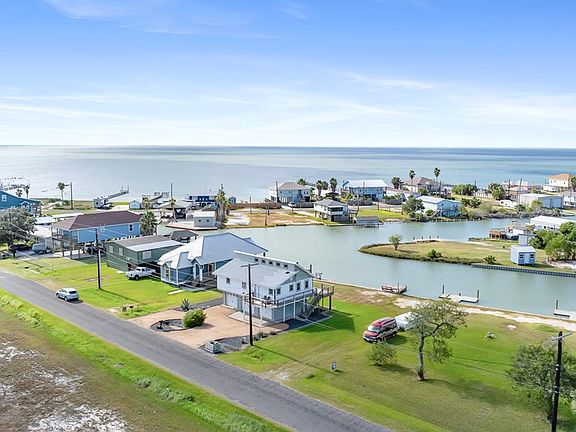 5th image of 529 Copano Cove Rd