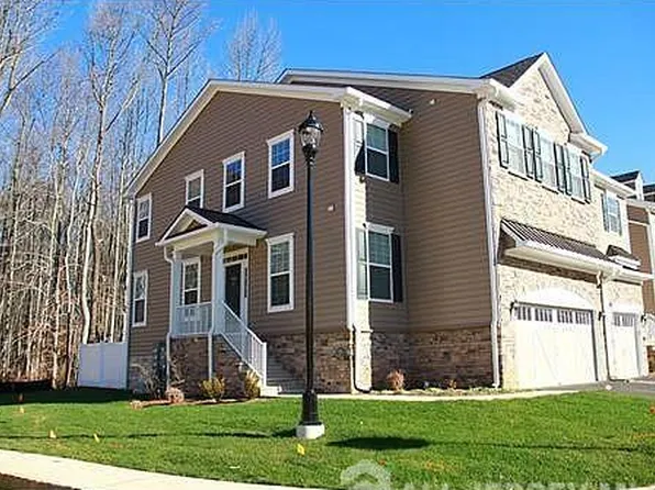 204 Downey Ln, Monmouth Junction, NJ 08852