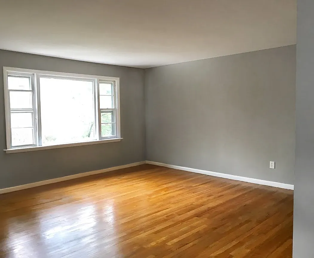 3 bed, 1200 sqft, $1,950 — Photo 1