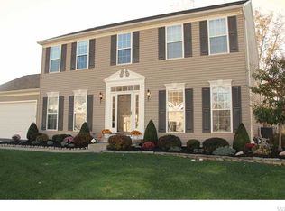 72 Levin Ln, East Amherst, NY 14051