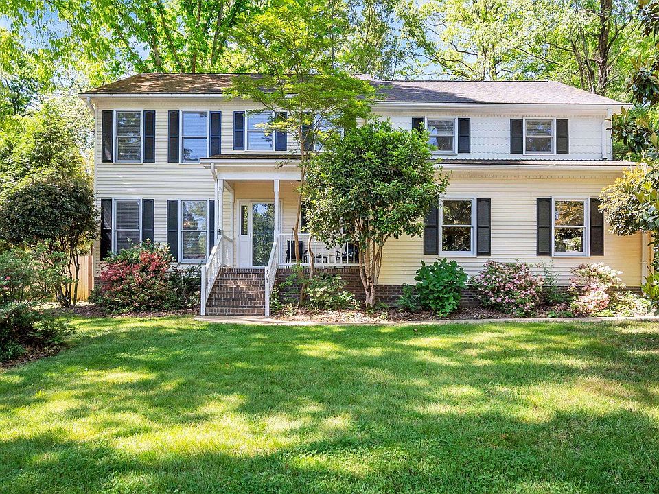 1st image of 401 Woodway Dr