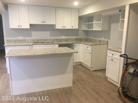 5th image of 2222 W Augusta Blvd #G