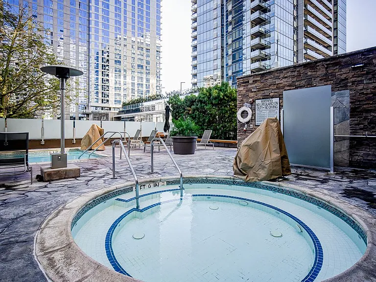 1100 S Hope St #803 — Photo 30