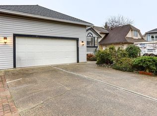 9420 157th St, Surrey, BC V4N3B5