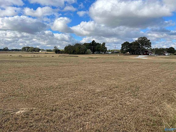3rd image of 3 Meadows Rd