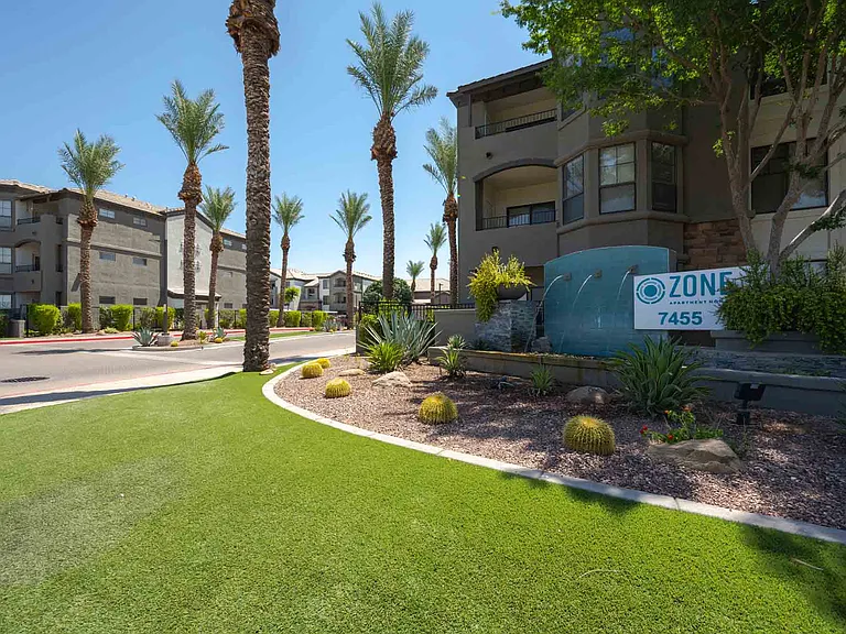 Zone, Glendale, AZ, Entrance
