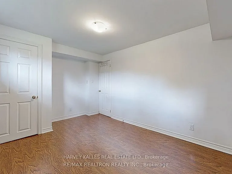 142 Combe Ave #LOWER — Photo 9
