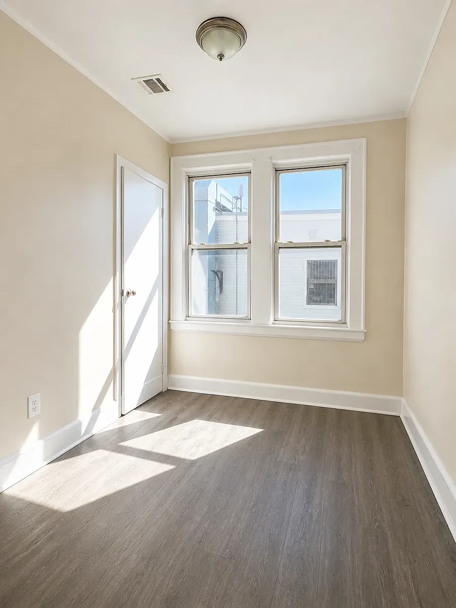 Building Photo - 668 Clarkson Ave #2R