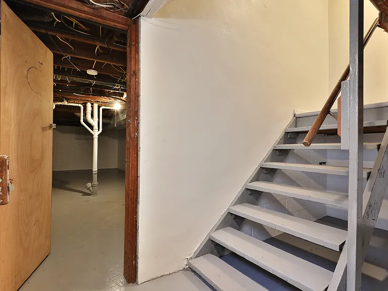 460 E Norwich Ave #A — Photo 23