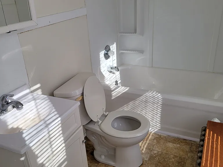 308 N Clinton St #3 — Photo 7