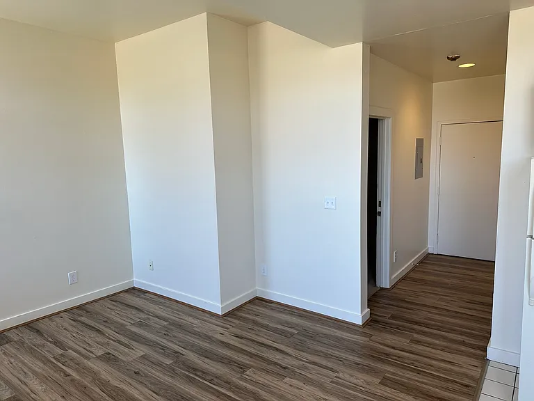 46 Main St — Photo 3