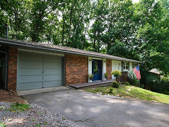 2nd image of 4412 Mockingbird Dr NE