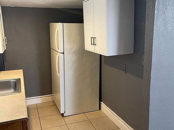 3rd image of 123 N Rose Ln