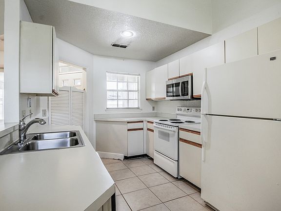 3rd image of 1445 Farrindon Cir