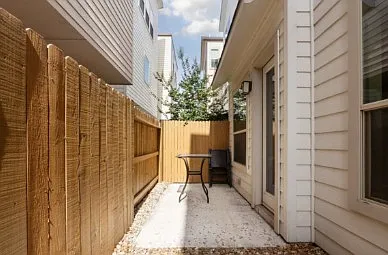 3839 Harry Wurzbach Rd #22 — Photo 19