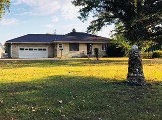 1956 State St, Eldorado, IL 62930