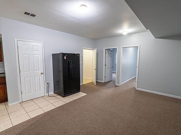 5th image of 390 Union St