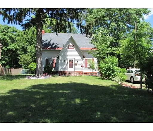 1205 Clinton Ave photo 1