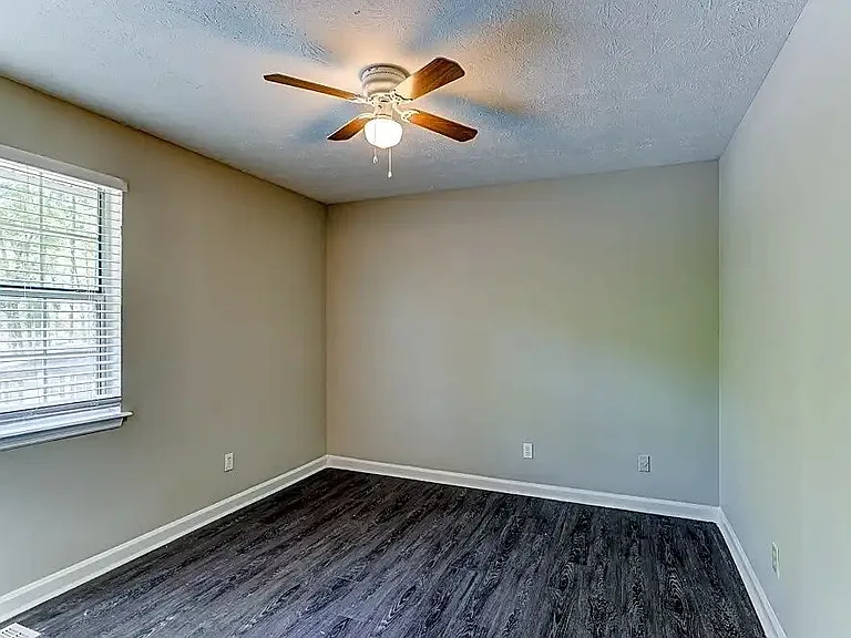 3494 Creekview Pl — Photo 8