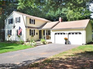 5 Byron Dr, Granby, CT 06035