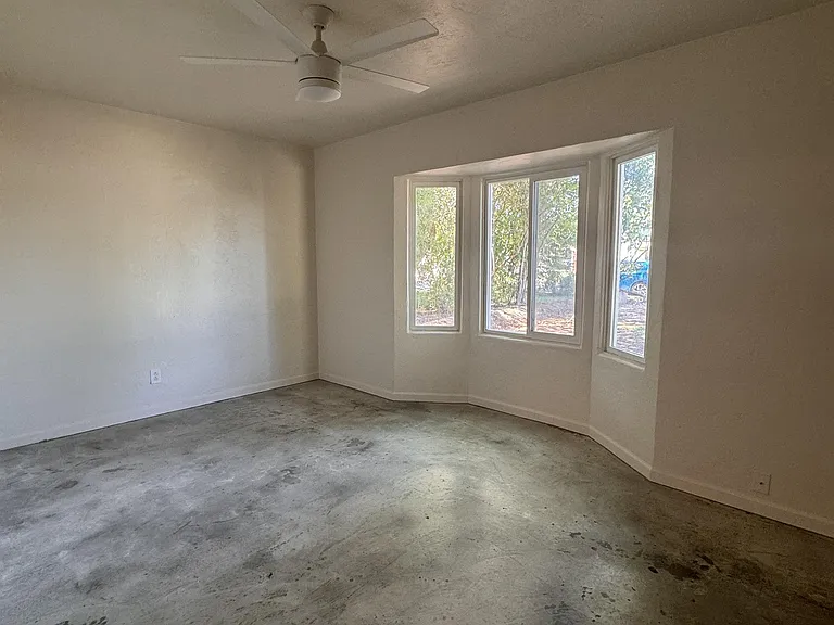 2718 N Greenfield — Photo 20