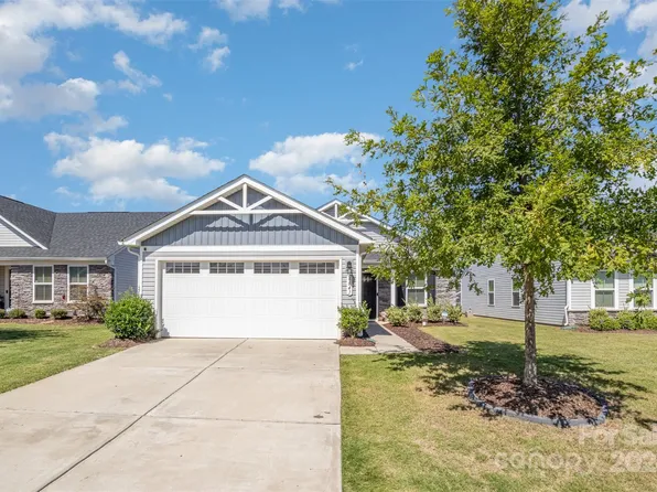 6041 Bellastead Dr, Charlotte, NC 28214