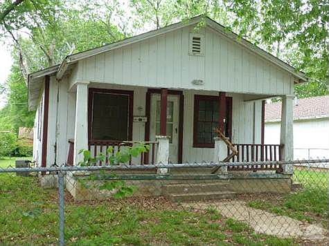 Welcome to 2035 N. Pickwick Ave, Springfield, MO 65803!