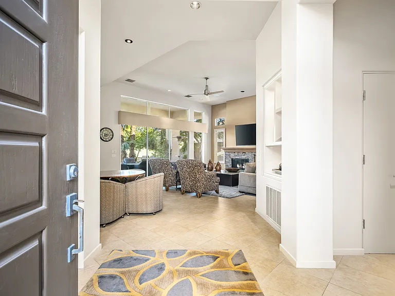 293 Desert Holly Dr — Photo 4