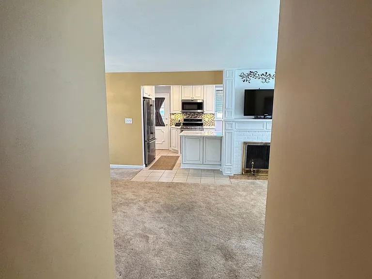 2906 Breezy Ter — Photo 56