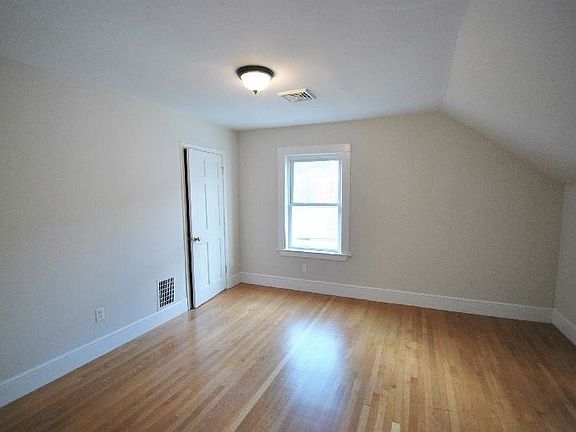 5th image of 20 Thornley St
