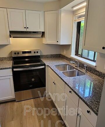 3rd image of 40 McIntyre St Unit C1