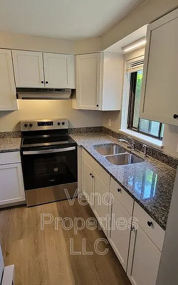 40 McIntyre St #C1 — Photo 3