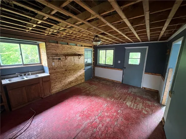 691 Heistersburg Rd, East Millsboro, PA 15433