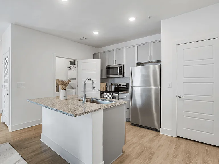 The Darby Apartments — Photo 30