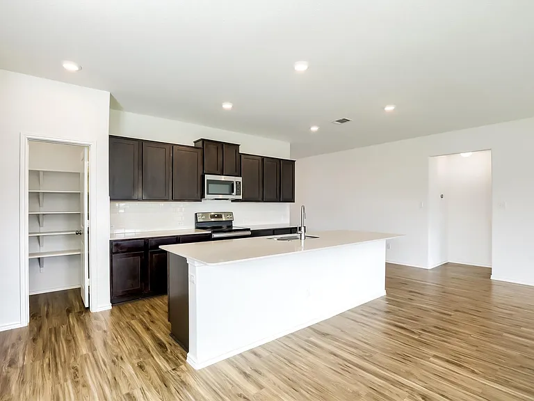 309 Colthorpe Ln — Photo 3