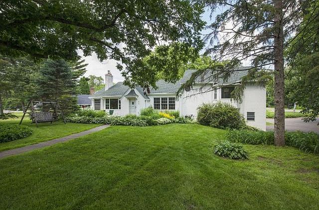 1st image of 209 Kenwood Dr E