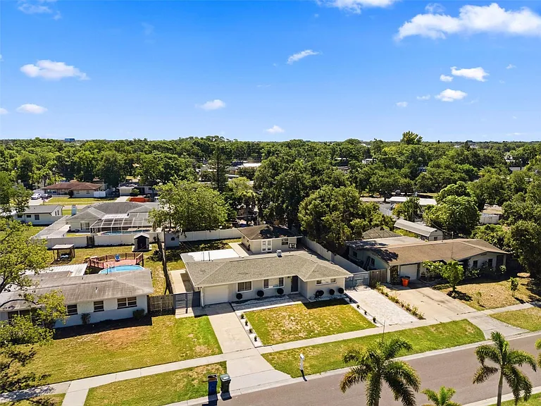15549 Newport Rd — Photo 10