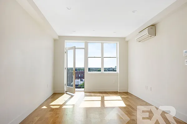 Rented by EXR | media 3