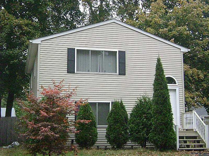 2nd image of 77 Oakhurst Ave
