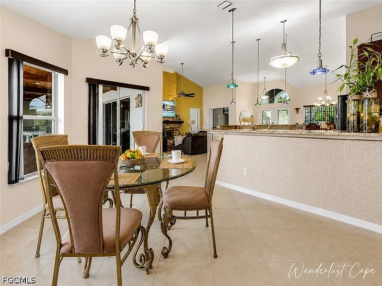 4413 SW 10th Ave — Photo 10