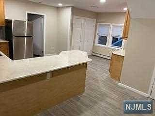 2nd image of 53 Morris Ave Floor 2