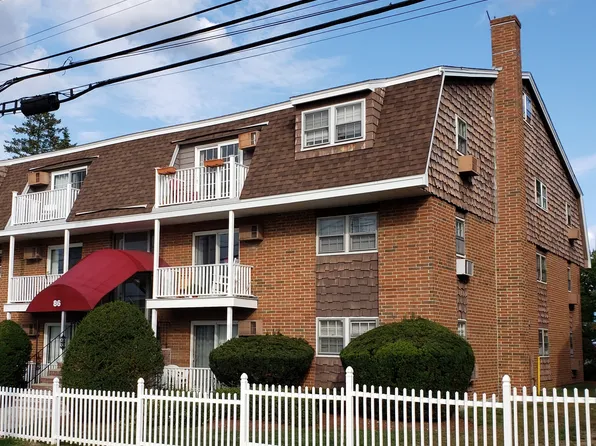 86 Beacon St APT 2, Lawrence, MA 01843