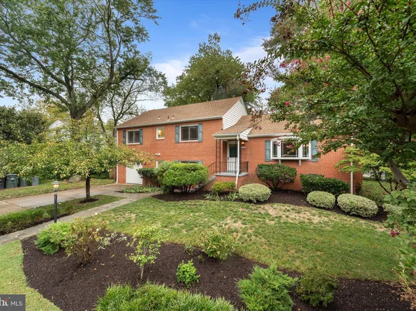 452 W Taylor Run Pkwy, Alexandria, VA 22314