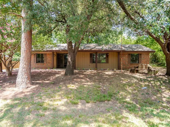 611 Cain St, Lake Dallas, TX 75065