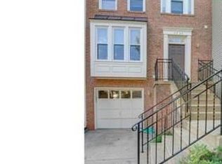 2032 Meadow Springs Dr, Vienna, VA 22182